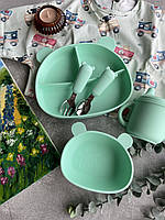 Набор детской посуды Мишки мятный и нагрудник из эко кожи с рукавами поезда