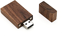 В упаковке 5 прямоугольных USB-накопителей из орехового дерева USB-накопитель с деревянным покрытием(32Гб)