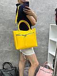 Стильна жіноча сумка жовта велика сумка з екошкіри якісна сумка через плече з широким ременем А4, фото 9