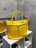 Стильна жіноча сумка жовта велика сумка з екошкіри якісна сумка через плече з широким ременем А4, фото 2