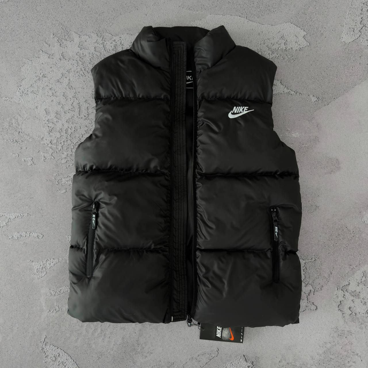 Чорна чоловіча жилетка осіння Nike тепла Безрукавка Найк непродувна плащівка осінь весна, що не продувається