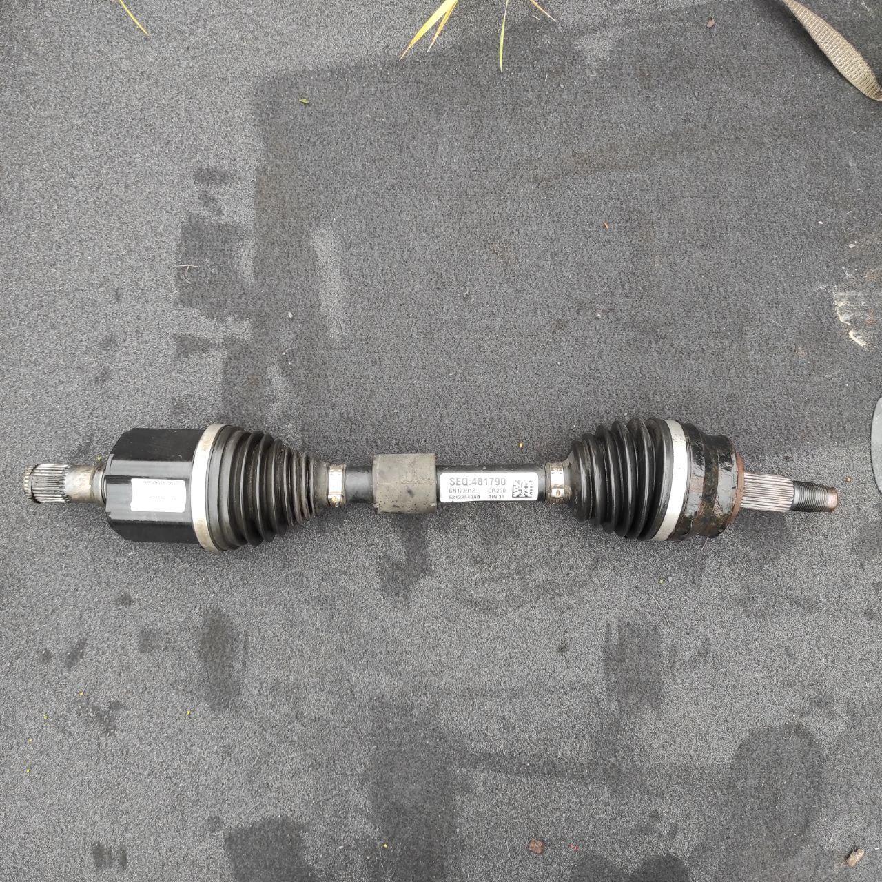 Полуось ліва chrysler 200 2.4, фото 1