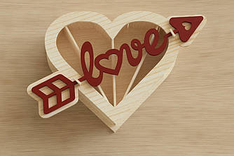 Коробка серце зі стрілою для сухофруктів та горішків