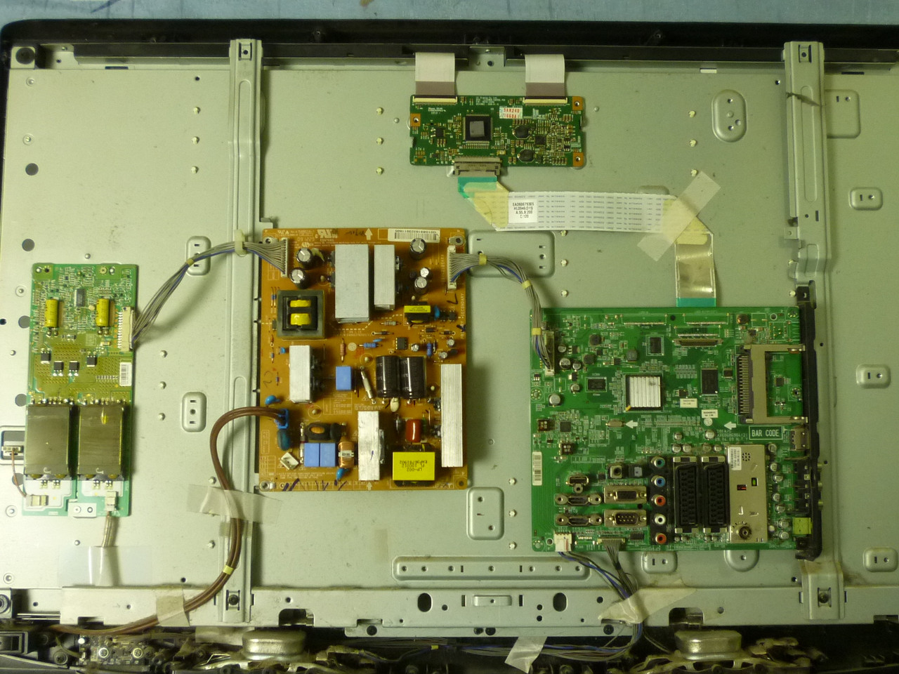 Плати від LCD TV LG 32LH3000-ZA.BDRULJU поблочно (неробоча матриця)