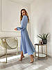 Блакитна жіноча витончена ошатна приталена сукня з костюмної тканини довжини міді, фото 4
