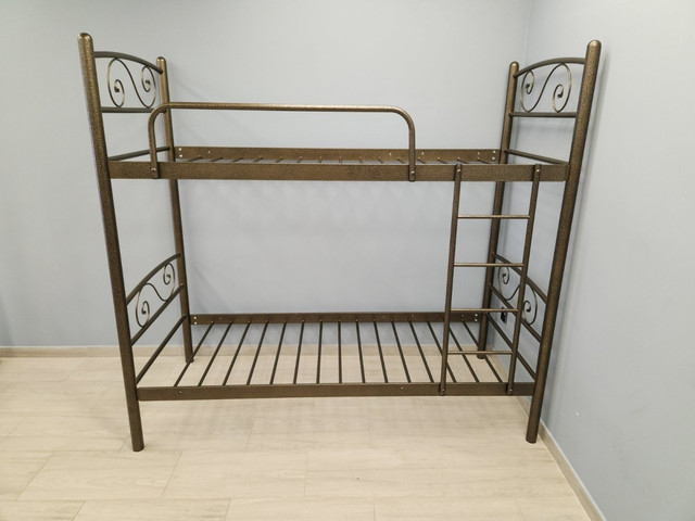 Двоярусне металеве ліжко Віола для дитячої кімнати