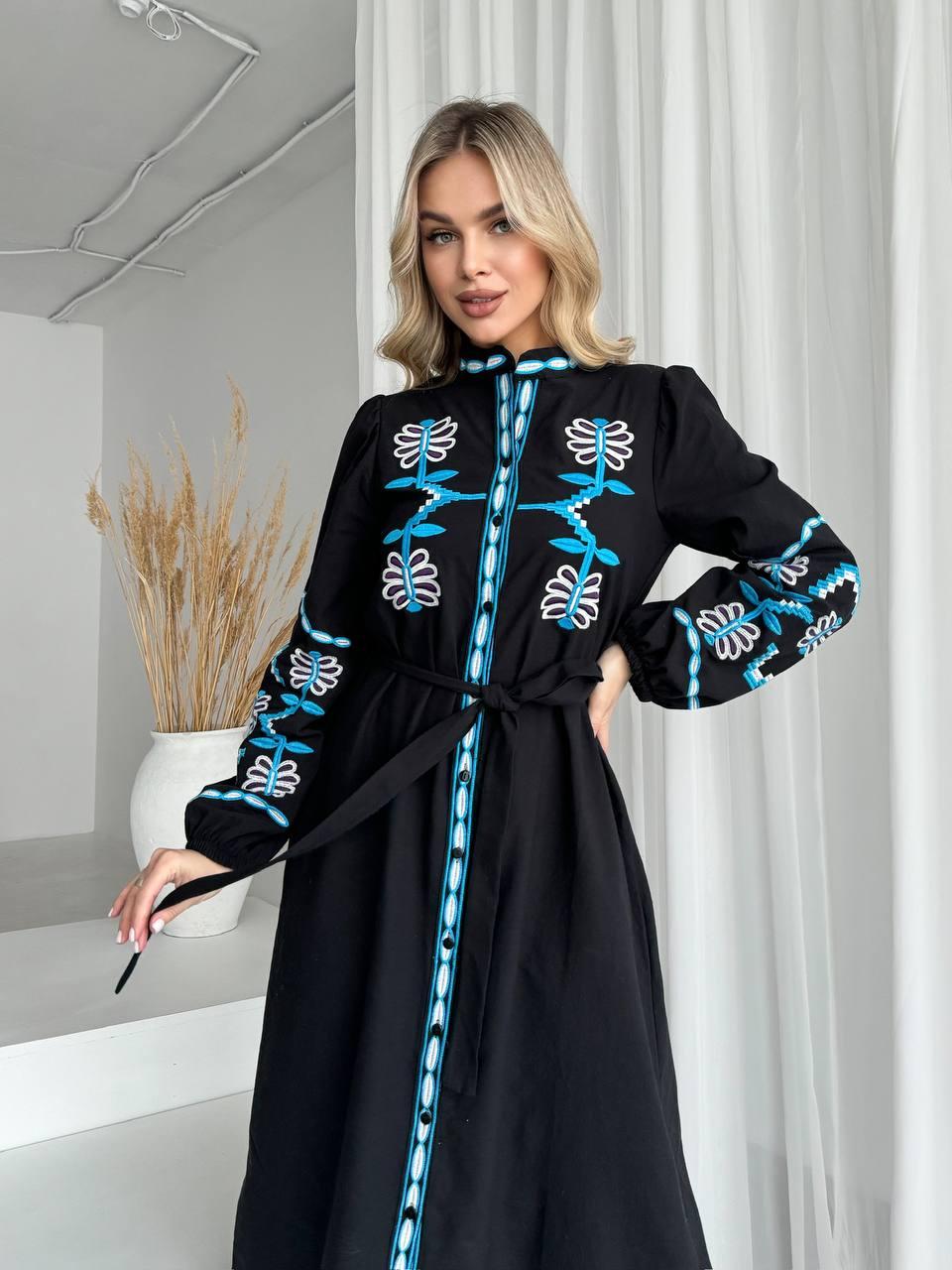 Сукня-вишиванка з яскравою вишивкою чорне