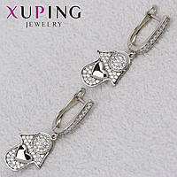 Сережки сріблястого кольору фірма Xuping Jewelry англійська застібка долоньки з серцем у стразах довжина 3 см