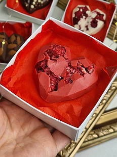 Кращий подарунок на День Закоханих  шоколадне серце