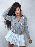 Жіночий короткий кардиган на гудзиках з візерунковою в'язкою та аплікацією (р. 42-44) 909545, фото 7