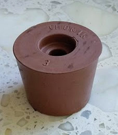 Пробка гумова №3 ø 45/37мм для гідрозатвору на сулію з отвором ø 9мм під гідрозатвор