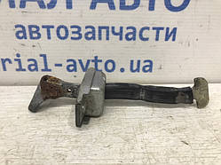 Обмежувач двері передній правий Toyota RAV 4 2006-2013 6861042020 (Арт.30392)