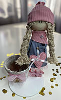 Лялька інтер'єрна у шапці з косичками з пластиковим кашпо 16*30см