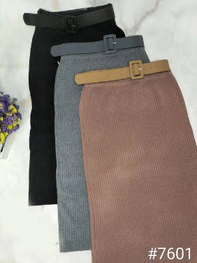 Зручна трикотажна молодіжна спідниця олівець у чорному кольорі довгі міді розмір 42-48, фото 2