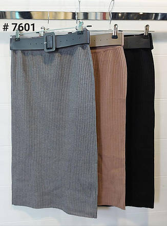 Зручна трикотажна молодіжна спідниця олівець у чорному кольорі довгі міді розмір 42-48, фото 3