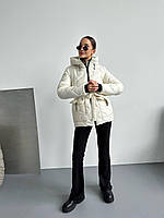 Женская длинная куртка стеганная с карманами с наполнителем на поясе без капюшона беж, молоко, черный