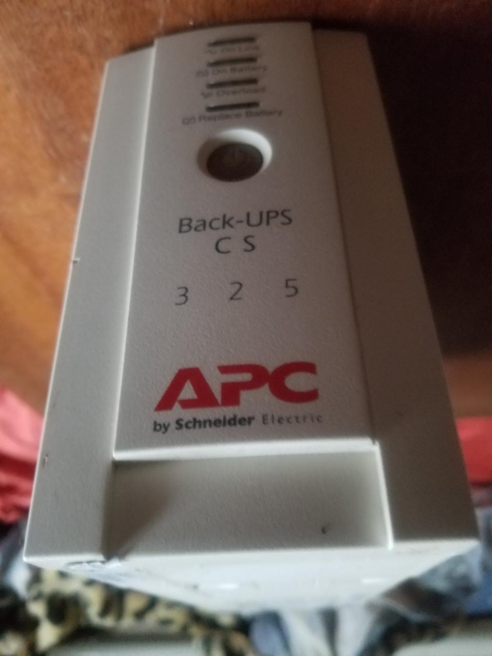 Інвертор 210w, джерело безперебійного живлення APC Back-UPS CS 325