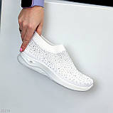 Білі легкі жіночі текстильні кросівки в стразах колір на вибір доступна ціна взуття жіноче, фото 5