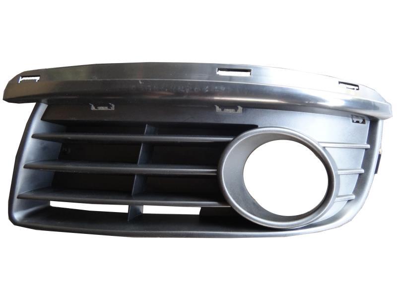 Решітка бампера центральна VW Golf V 07-09 Універсал без хрому. Молдінга (LKQ) 1K0853677C9B9, фото 1