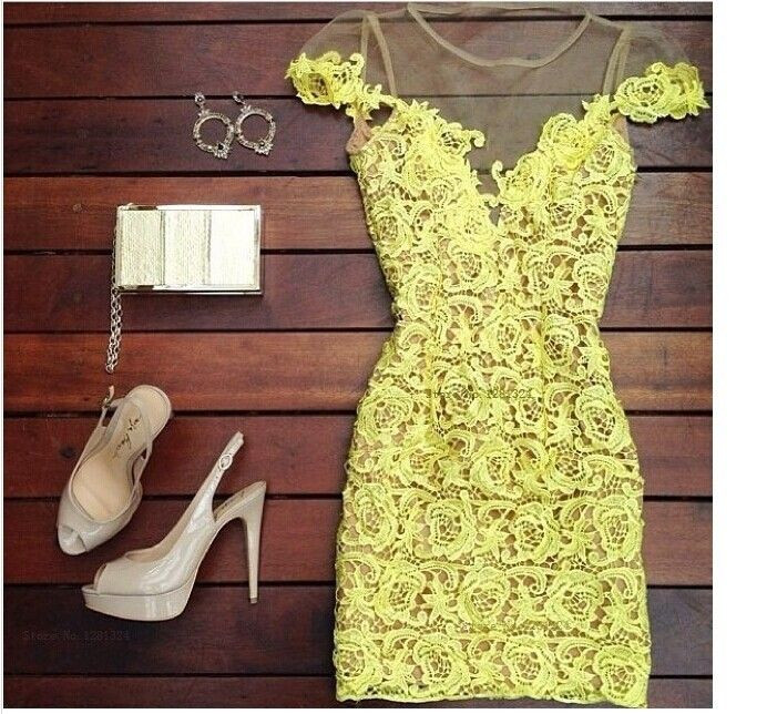 Жіноче коротке жовте плаття, красива мереживна сукня приталена до коліна