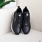 Шкіряні жіночі демісезонні кросівки чорного кольору, фото 3