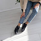 Шкіряні жіночі демісезонні кросівки чорного кольору, фото 4