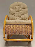 Крісло-гойдалка плетене з натурального ротанга медового кольору для дому та тераси, фото 3