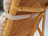 Крісло-гойдалка плетене з натурального ротанга медового кольору для дому та тераси, фото 5