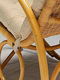 Крісло-гойдалка плетене з натурального ротанга медового кольору для дому та тераси, фото 6