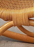 Крісло-гойдалка плетене з натурального ротанга медового кольору для дому та тераси, фото 8