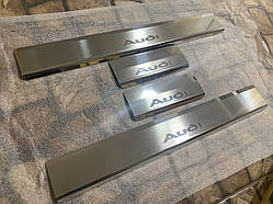 Накладки на пороги Audi Q2 з 2016 р. (Premium)