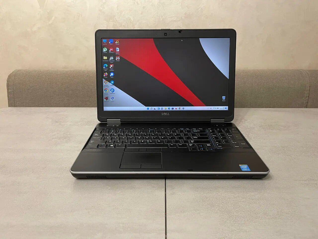 Б/в Ігровий ноутбук Dell Latitude E6540 15.6" 1920x1080| i7-4810MQ| 16GB RAM| 256GB SSD NEW| Radeon HD 8790M 2GB