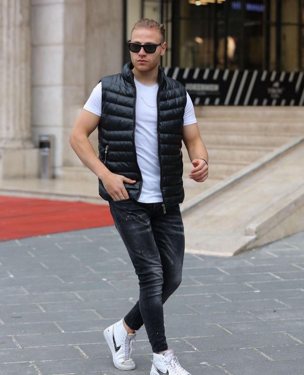 Стильна чоловіча жилетка з плащової тканини наповнювач аеропуха (Розміри S,M,L,XL), Чорна