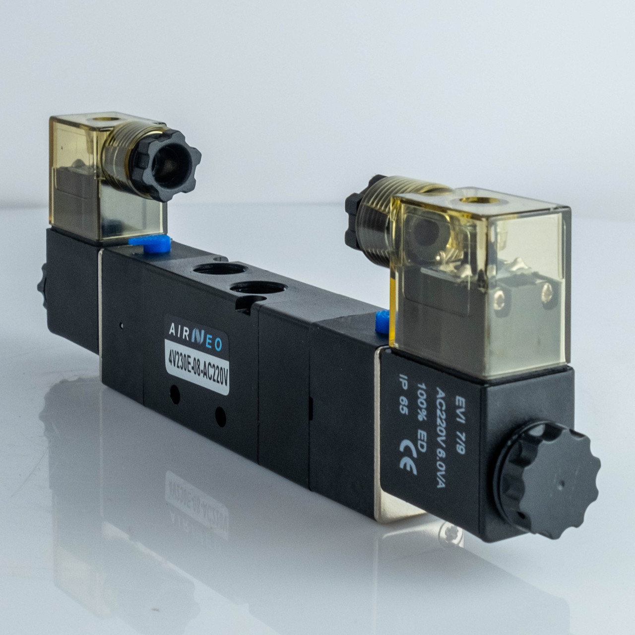 Пневморозподільник 4V230C-08, DC24V з електромагнітним керуванням