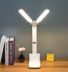 Лампа настольная светодиодная с сенсорным управлением с часами светильник аккумуляторный LED складной