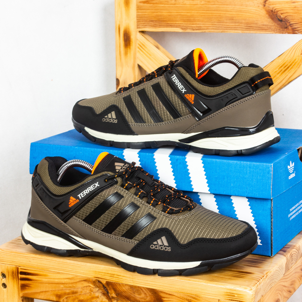 РОЗПРОДАЖ! Кросівки Adidas Terrex гірчичні 42 26.5 см