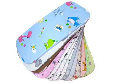 Матрацики в колиску і простирадла на матрацики