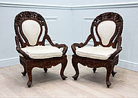Антикварні різьблені крісла в азіатському стилі