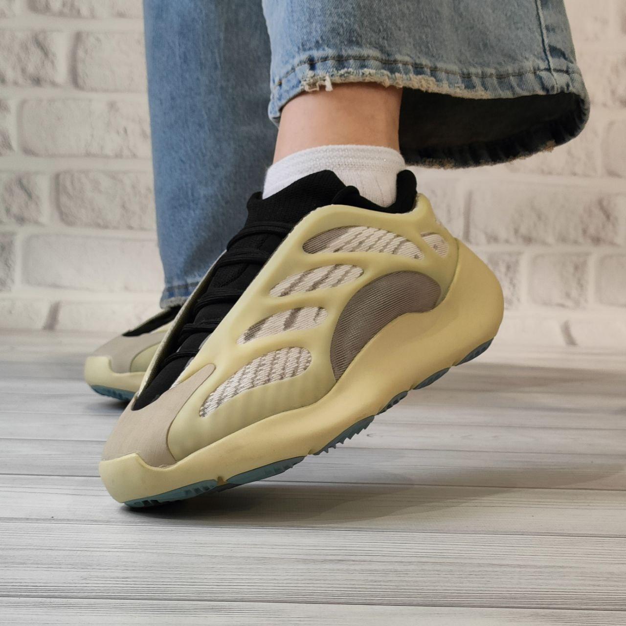 Жіночі кросівки Adidas Yeezy 700 рефлекторні, фото 1