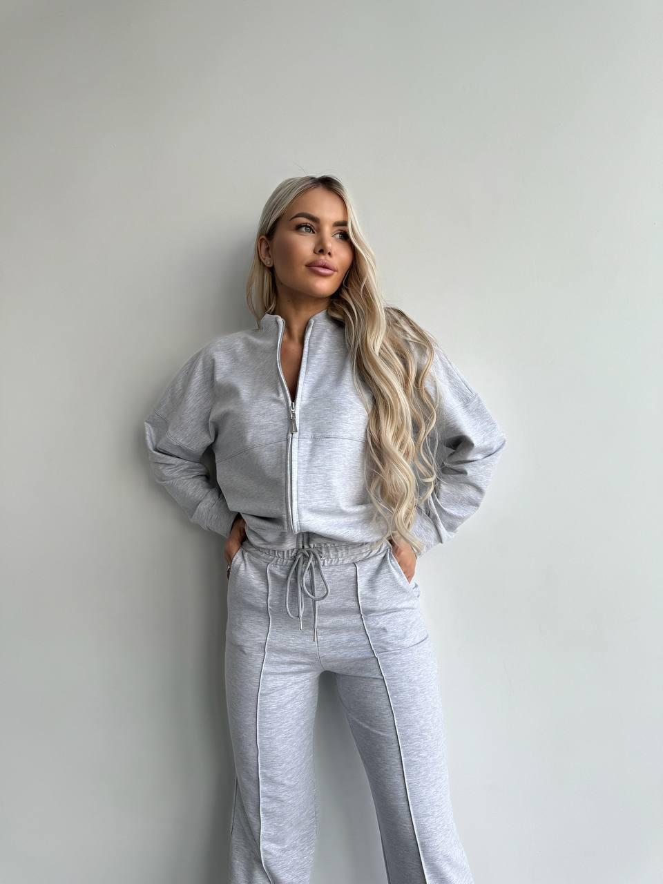 Сірий жіночий повсякденний костюм з двунитки в стилі Zara: Штани кльош з кишенями і Кофта на блискавці