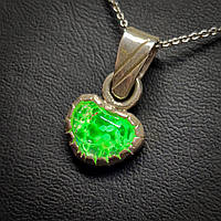 Кулон серебряный с природным мексиканским опалом гиалитом, что светится зелёным под УФ светом