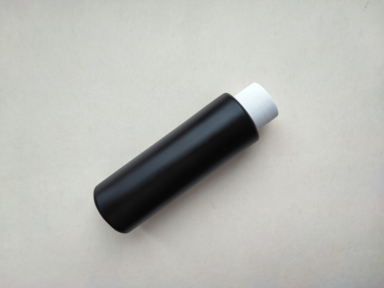 100мл/24мм Циліндр чорний Поліетилен HDPE з кришкою білою 24/410, флакон пластиковий, пластмасовий