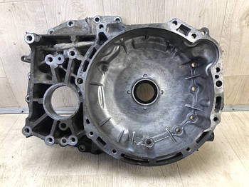 Кришка АКПП передн. MITSUBISHI OUTLANDER XL 07-14 2701A051