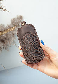 Чохол для ключів шкіряний темно-коричневий з орнаментом Плин Часу | Ключниця шкіряна