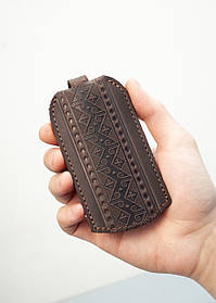 Чохол для ключів шкіряний темно-коричневий з орнаментом Вишивка | Ключниця шкіряна