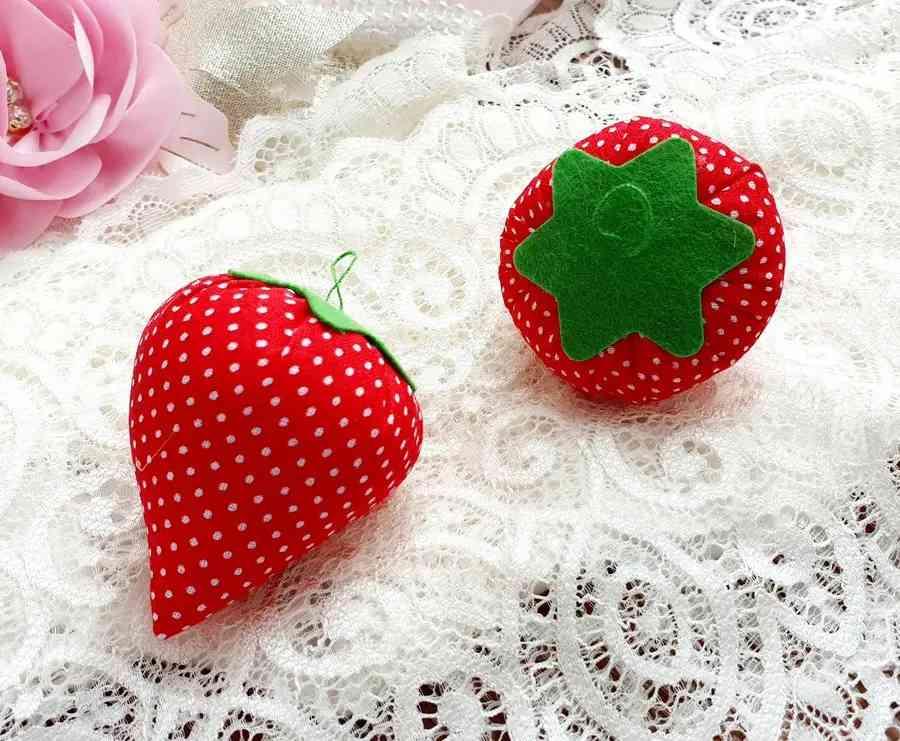 Подушечка для голок 4,5 х 5,5 см червона (за 1 шт ), фото 1