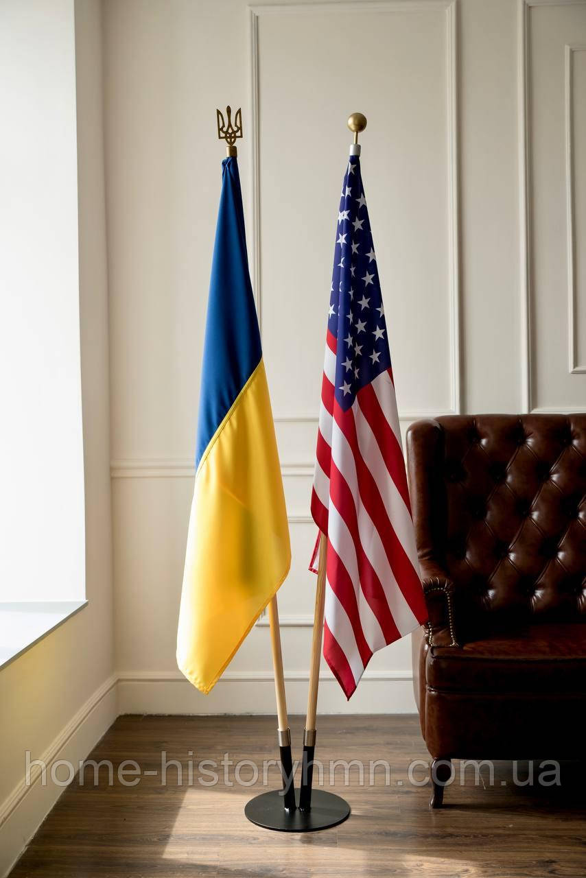 Набір для двох прапорів, тримач, прапор України та США габардин двосторонній, держак 2 м, наконечник Тризуб Куля