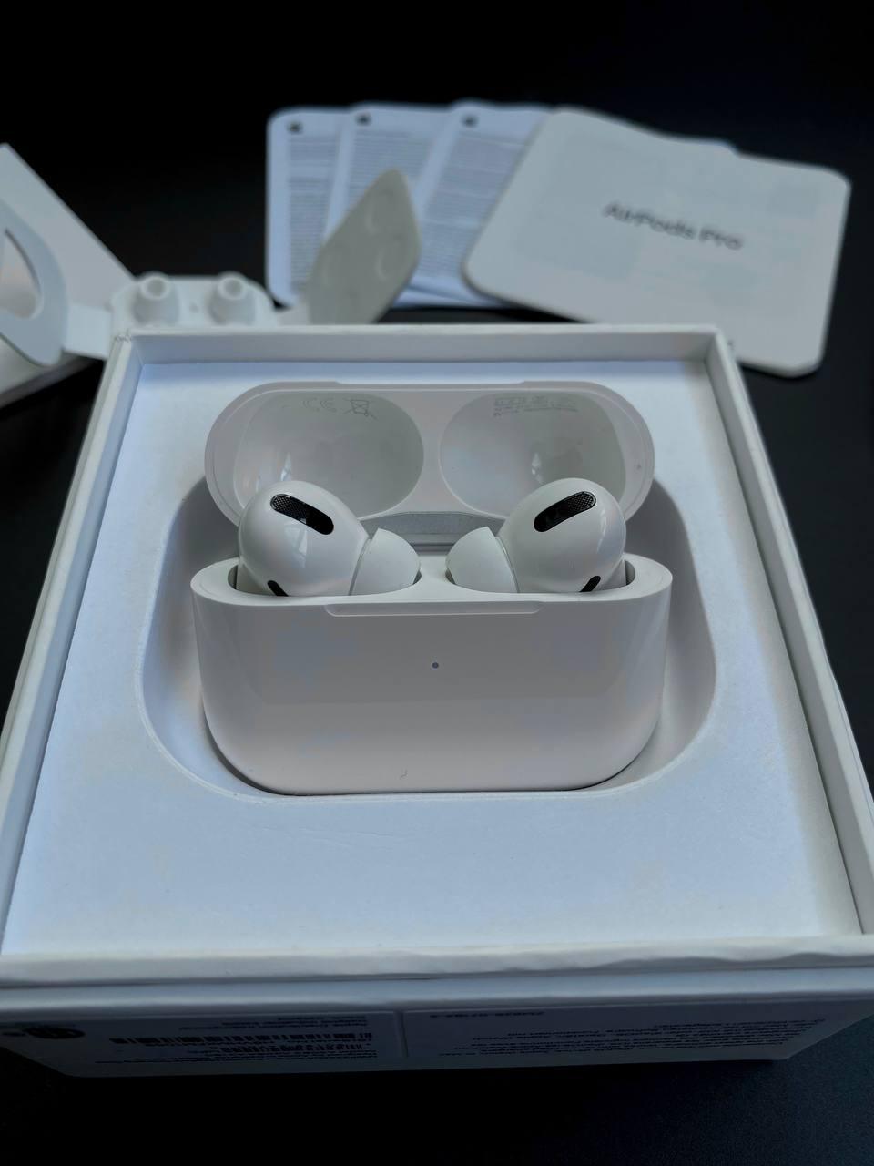 Навушники Apple AirPods Pro - фото 2 - id-p2096989507