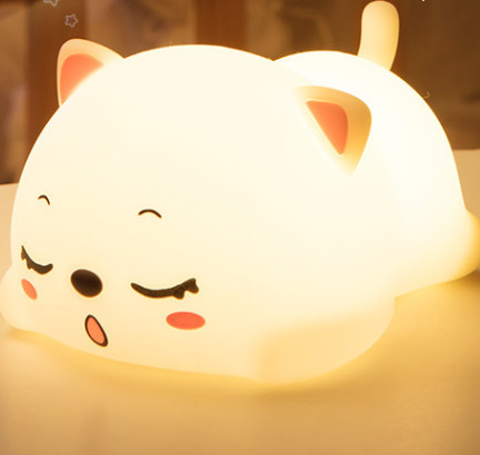 Нічний LED світильник силіконовий Сплячий кошеня з акумулятором