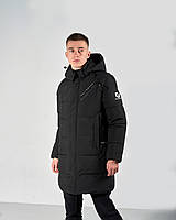 Чоловіча зимова куртка, чорного кольору.
